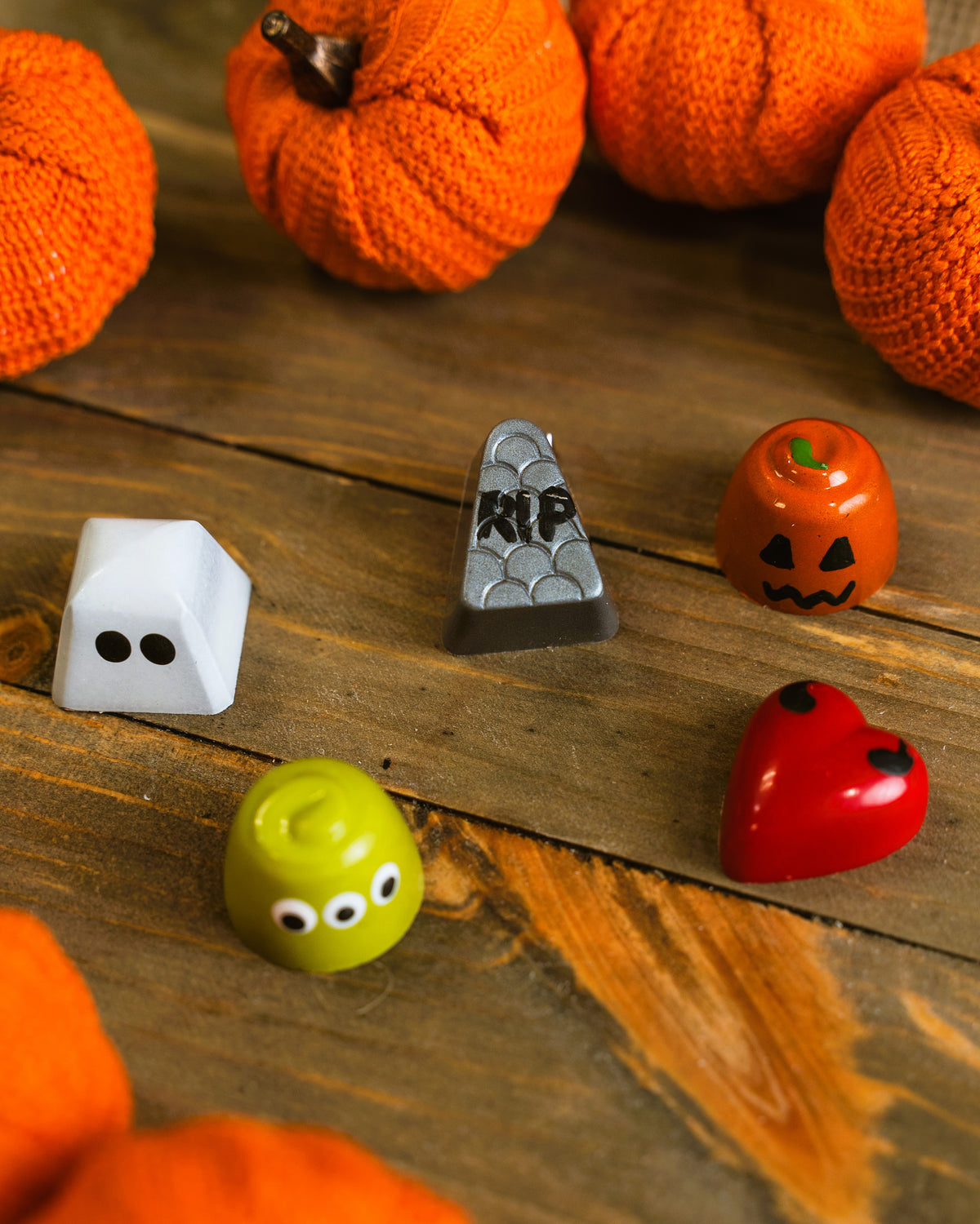 Coffin 5pc - 2 Chicks with Chocolate
