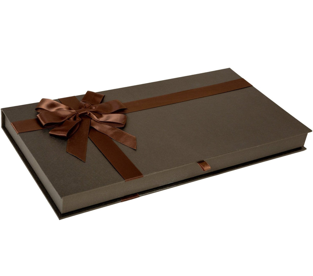 50 Piece Bonbon Luxurious Gift Box - 2 Chicks with Chocolate